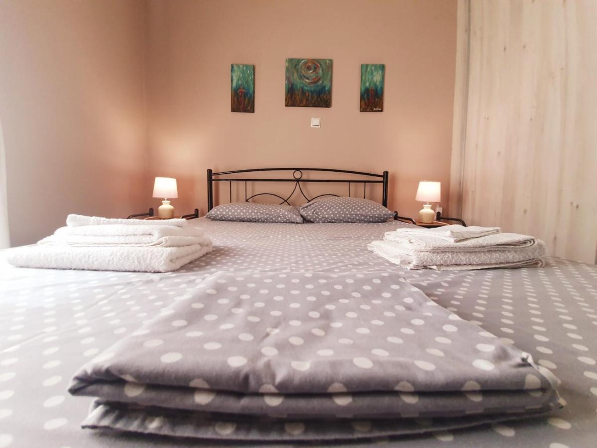 Ilias' Cosy And Relaxing Apartment Атина Екстериор снимка