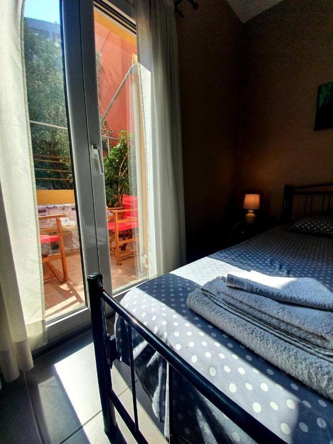Ilias' Cosy And Relaxing Apartment Атина Екстериор снимка
