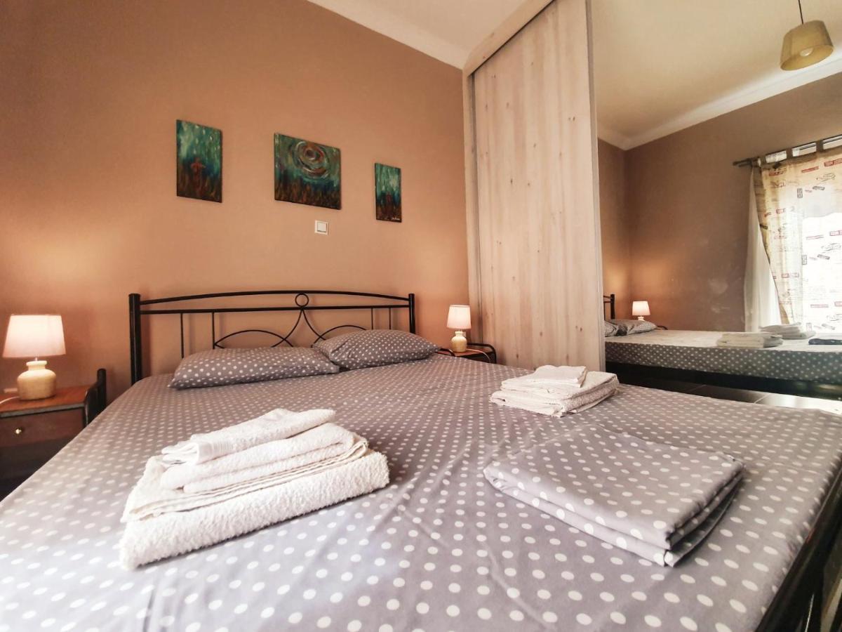 Ilias' Cosy And Relaxing Apartment Атина Екстериор снимка
